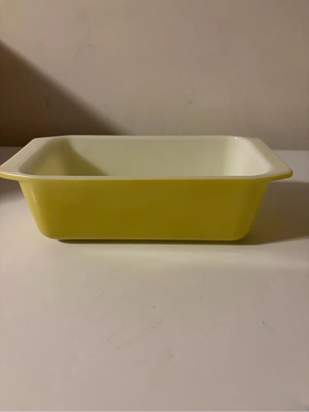Vintage Pyrex 913 Yellow Loaf Pan 1.5 Qt Milk Glass Baking Dish USA 1970’s